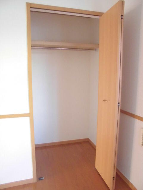 町田市三輪町のアパートの収納