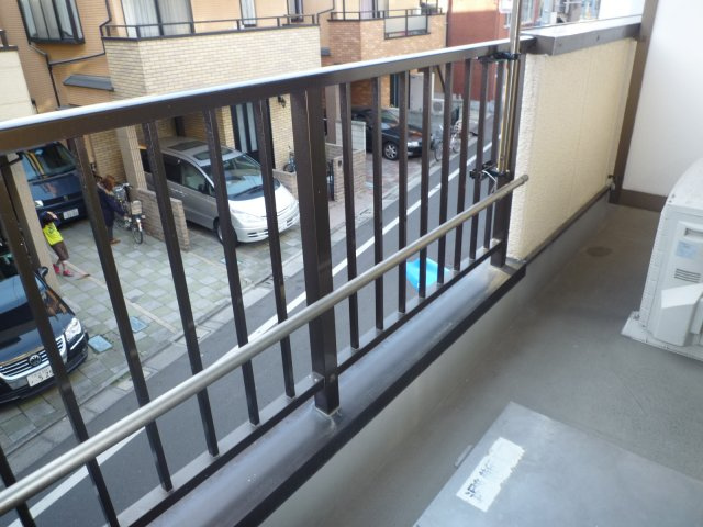 正門ビルⅡのバルコニー