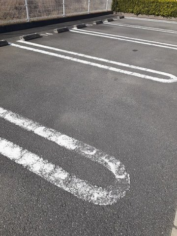 フリーデの駐車場|車をお持ちの方に嬉しい駐車場付きの物件です