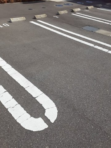 キャッツ　アイの駐車場|駐車場に車を止められます