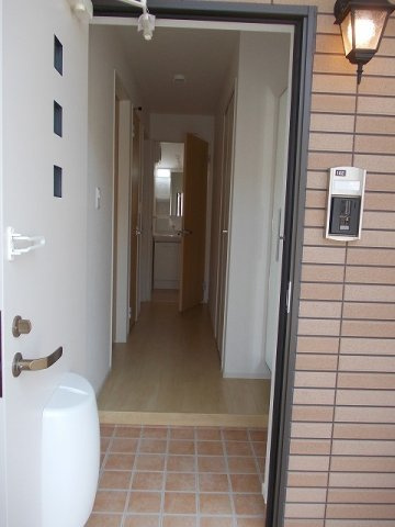 クラールプレディエＣの玄関|明るい玄関です