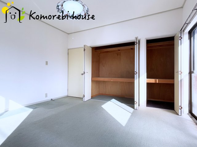 川島町八幡　中古一戸建ての寝室|8帖の洋室です