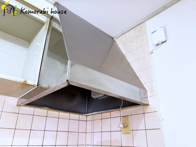 川島町八幡　中古一戸建てのキッチン|レンジフードです