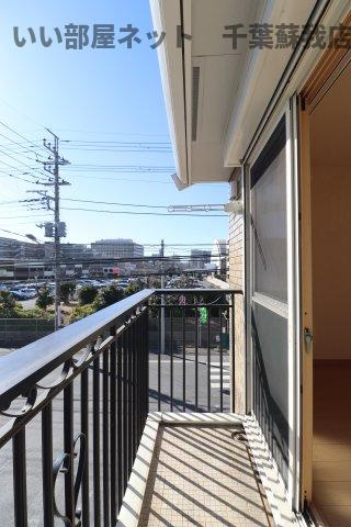 ピースサルのバルコニー|暖かな日差しのふりそそぐバルコニー