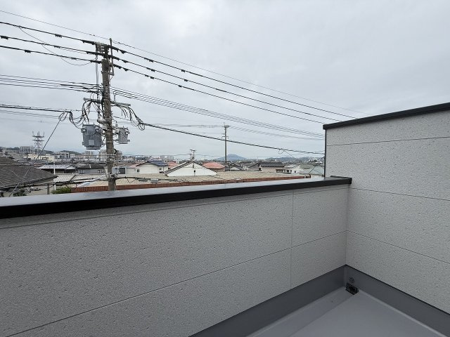 横浜１丁目　新築戸建　３棟のバルコニー|ルーフバルコニー