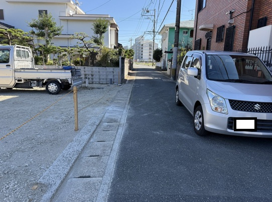 横浜１丁目　新築戸建　３棟の前面道路含む現地写真