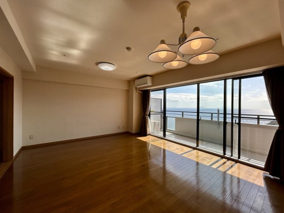 【居間・リビング】 | ライオンズヒルズ熱川第2