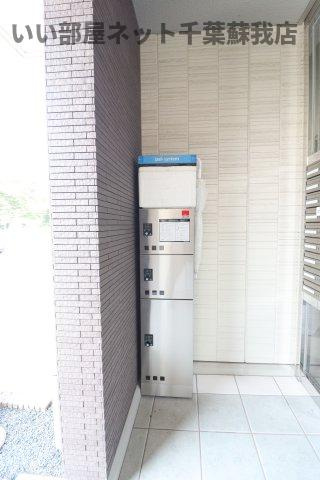 青葉の森PineHills　Ⅱのロビー|宅配ボックスがあると、自分の時間を有効活用できますね！