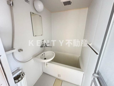 【居間・リビング】 | 第一クリーンコーポ | こちらのリビングで趣味の時間をお楽しみください