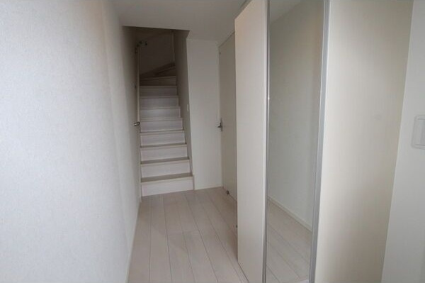 Raggio旭ヶ丘の玄関