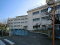 逗子市立沼間小学校 632m