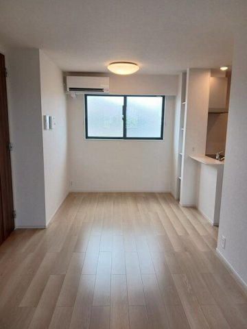 グレイスレジデンスの居間・リビング|使いやすい居間です