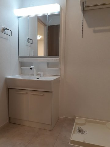 ルミエールＢの独立洗面台|使いやすい洗面所です