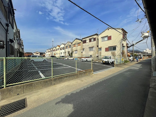 楠下モータープールの駐車場