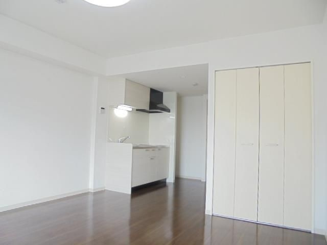 アスコット南仙台駅前の居間・リビング