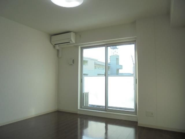 アスコット南仙台駅前の居間・リビング