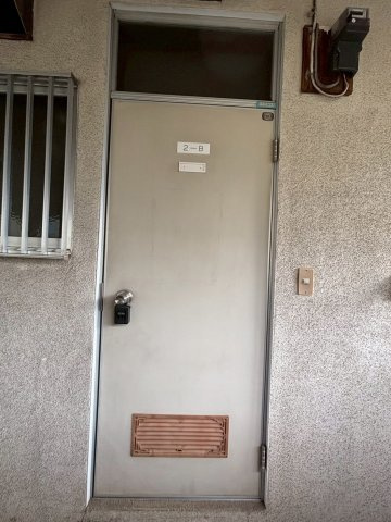 落ち着いた玄関です