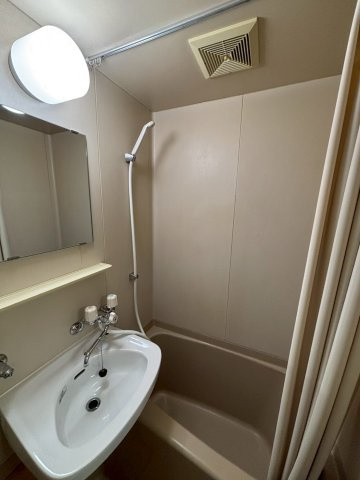 コンパクトで使いやすいお風呂です