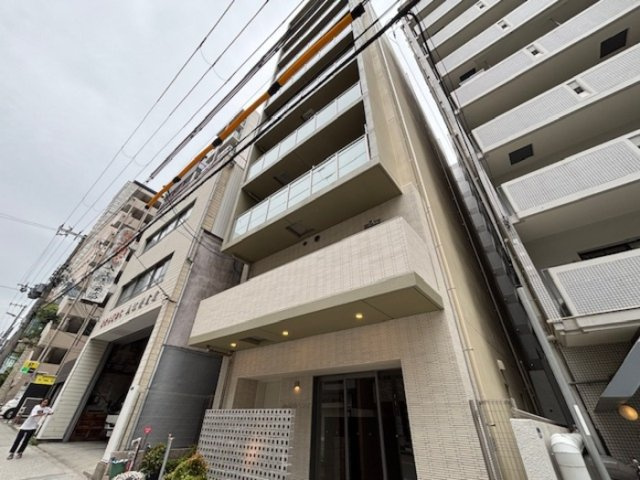 LAZO内久宝寺の外観