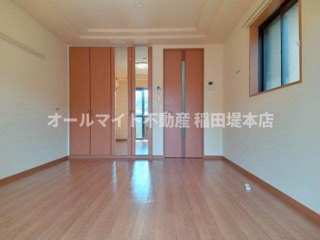 多摩市一ノ宮２丁目のアパートの寝室