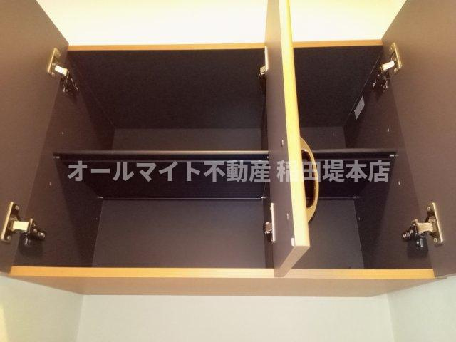 多摩市一ノ宮２丁目のアパートの収納