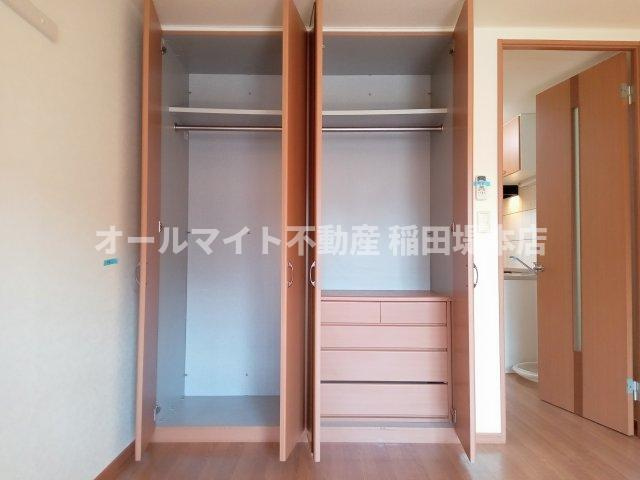 多摩市一ノ宮２丁目のアパートの収納