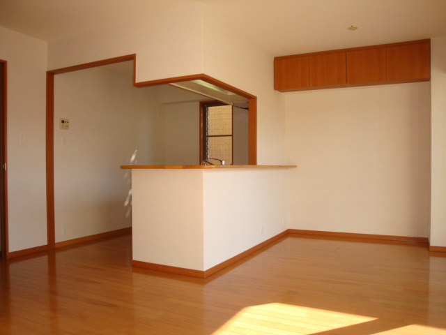 グランドール宝塚の居間・リビング