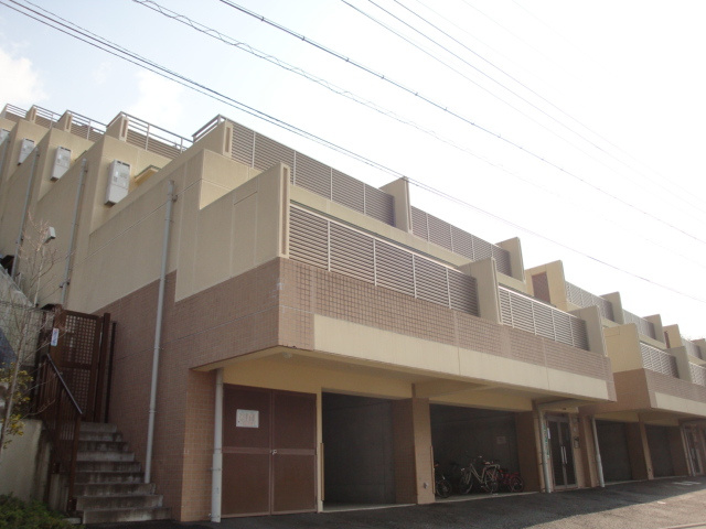 グランドール宝塚の外観