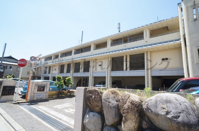 グランドール宝塚の外観