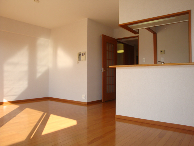 グランドール宝塚の居間・リビング