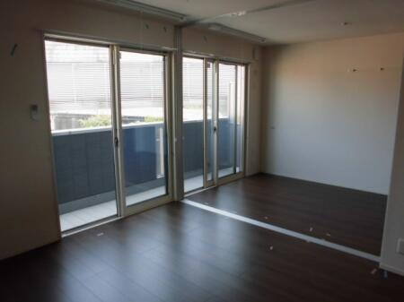 ラフィネ宿河原の居間・リビング