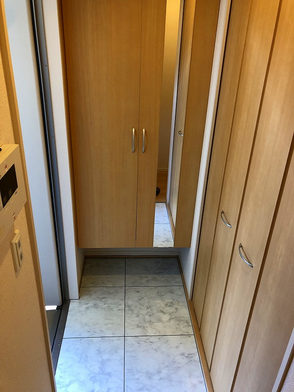 ラフィネ宿河原の玄関