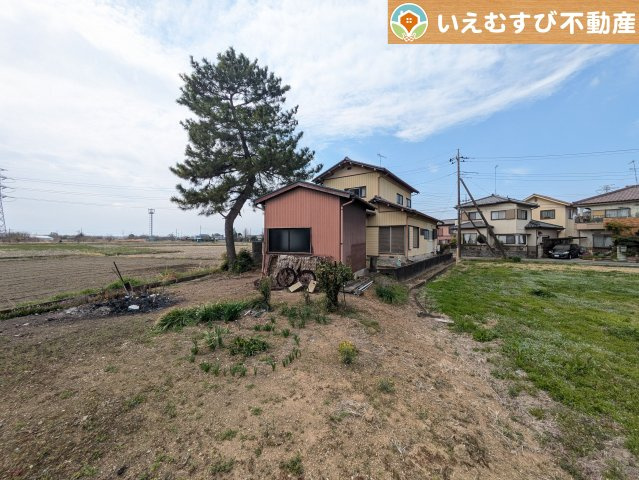 熊谷市柿沼　古屋付き売地の外観