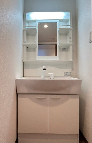 交野市星田８丁目の賃貸マンションの洗面所|脱衣スペースもあります