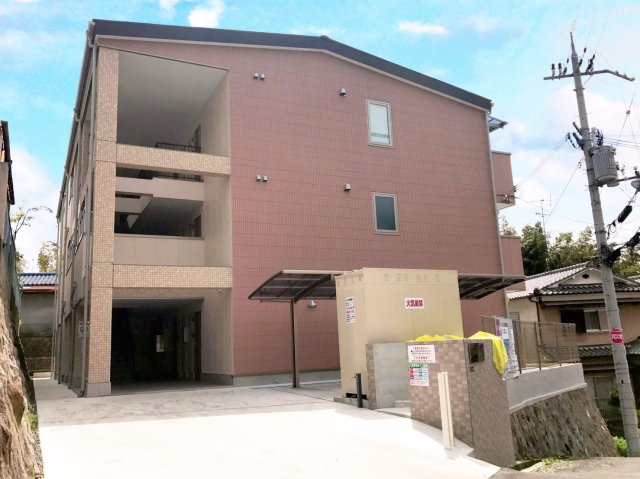 交野市星田８丁目の賃貸マンションの外観|落ち着いた雰囲気の外観です