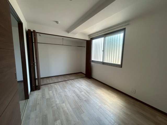 交野市星田８丁目の賃貸マンションの洋室|こちらの居間で趣味の時間をお楽しみください