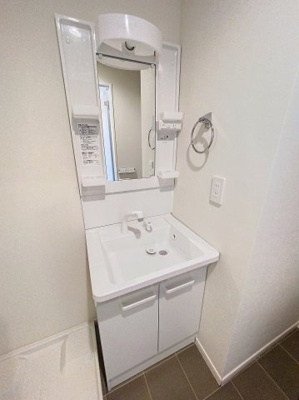 【独立洗面台】 | ピア・クレール溝の口 | ※同建物ほかのお部屋の写真です。