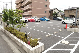 【駐車場】