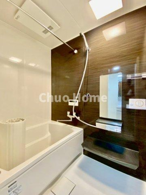 【浴室】 | 中川ビューハイツ | 【バスルーム】暖房換気乾燥機付きシステムバスルーム。暖房・冷風・換気・乾燥など、毎日を快適に過ごせるうれしい機能が揃っています。雨の日の洗濯物も安心です。