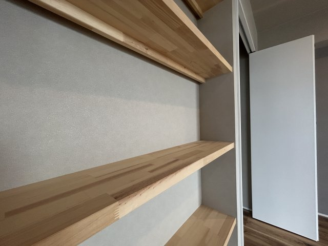 リーデンスタワーの収納|感性を育むプライベートルームはシンプルでスマートな空間。好みの空間で読書をしたり、音楽を聞いたりと一人の時間も充実したものにできます。