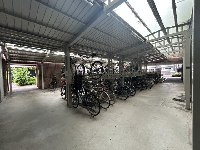 リーデンスタワーの駐輪場