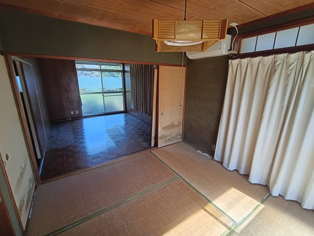 西条市飯岡2565-113の和室