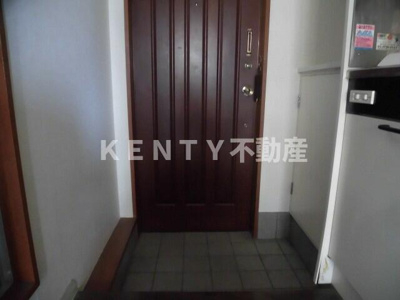 【玄関】 | メゾンドアミ | 明るい玄関です