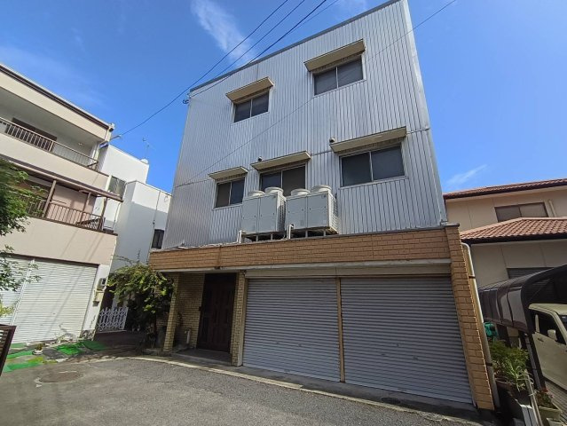 西条市栄町265　店舗・倉庫の外観