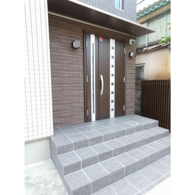 ステラート本郷のエントランス