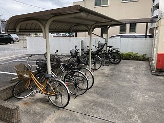 レオパレス中央のその他|屋根付き駐輪場です。