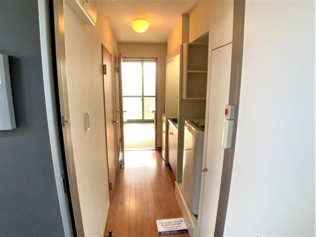 レオパレス中央の玄関|収納もある玄関です