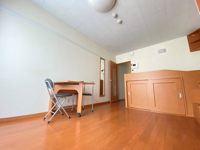 レオパレスエトワール彩Ⅱの居間・リビング|リビングです