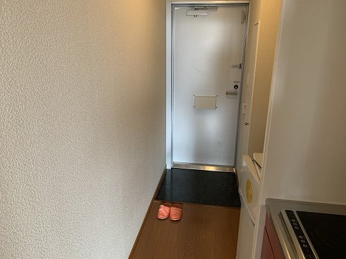 レオパレスエトワール彩Ⅱの玄関|落ち着いた玄関です