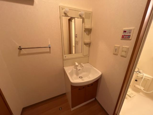 セピアローズの洗面所|洗髪洗面化粧台